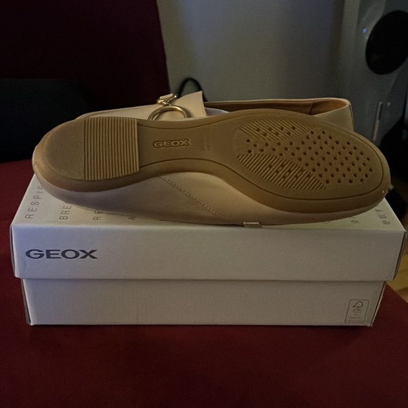 LEATHER LOAFERS
Palmaria Woman
Desert
Size 9,39,6 - Picture 3 of 4